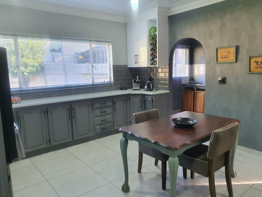 3 Bedroom Property for Sale in Safari Gardens North West